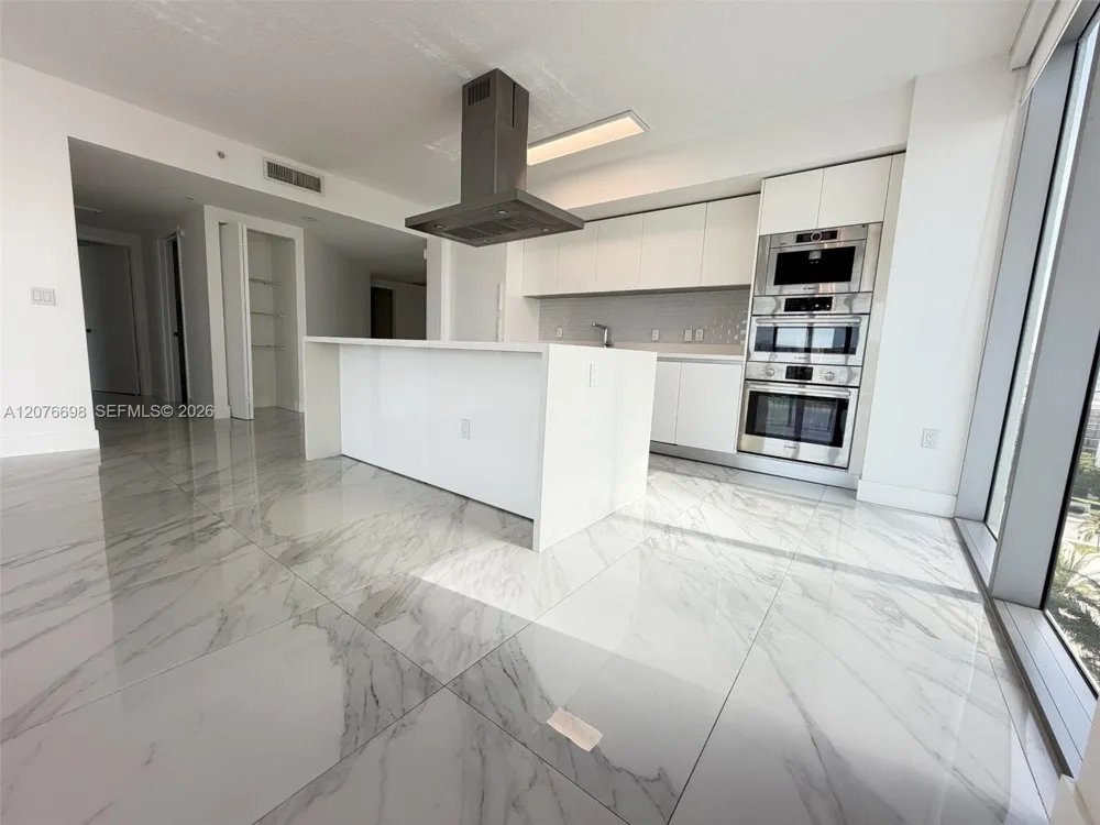 330 Sunny Isles Blvd #5-1008 Sunny Isles Beach, FL 33160