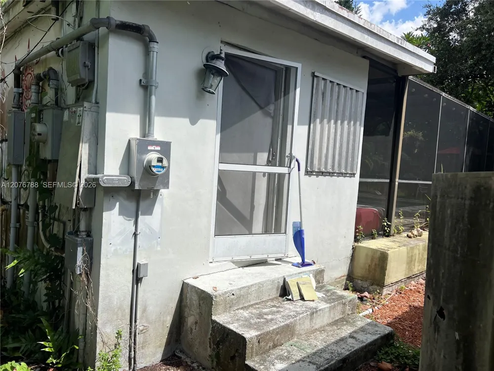 11429 NE 11th Pl Biscayne Park, FL 33161