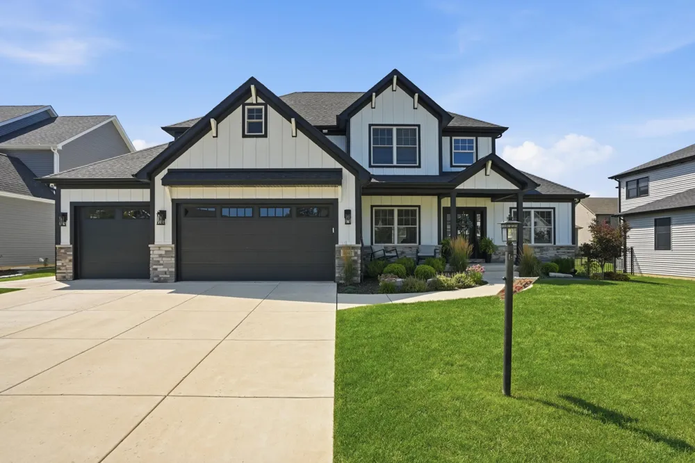 2047 Louis Drive Crown Point, IN 46307