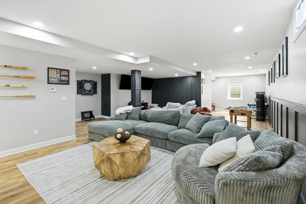 2047 Louis Drive Crown Point, IN 46307