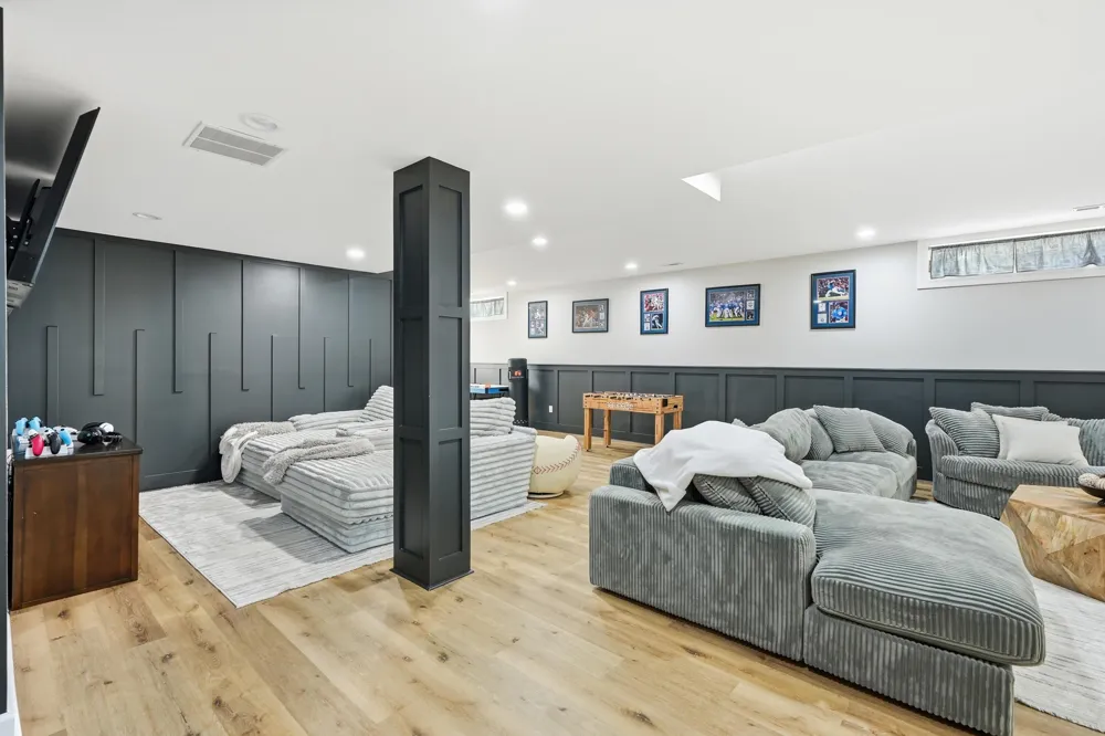 2047 Louis Drive Crown Point, IN 46307