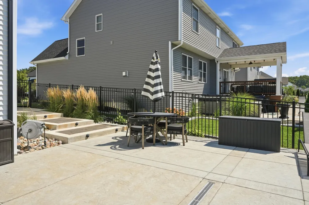 2047 Louis Drive Crown Point, IN 46307