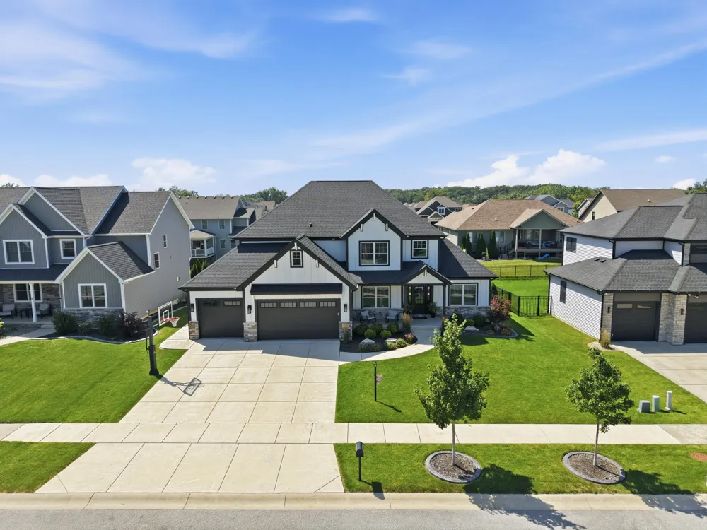 2047 Louis Drive Crown Point, IN 46307