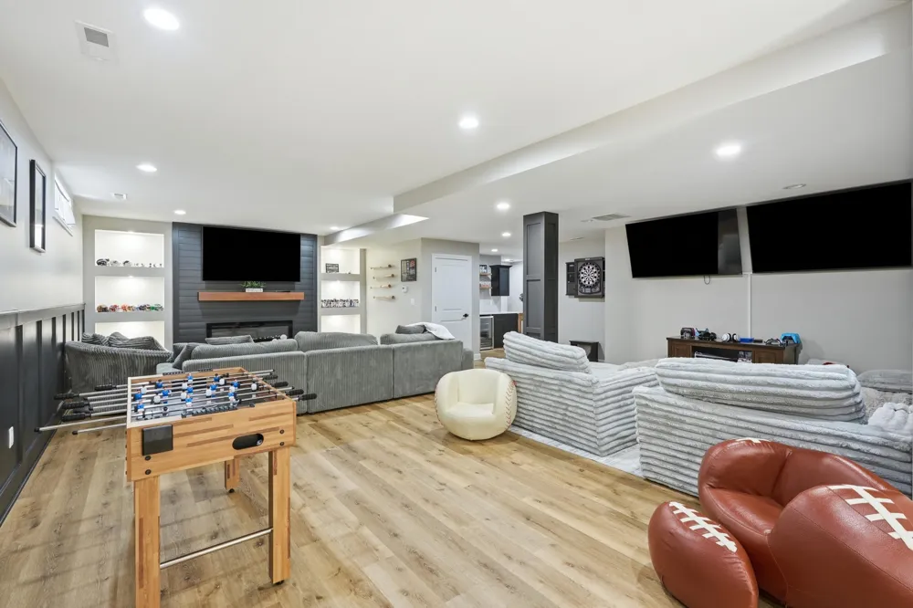 2047 Louis Drive Crown Point, IN 46307