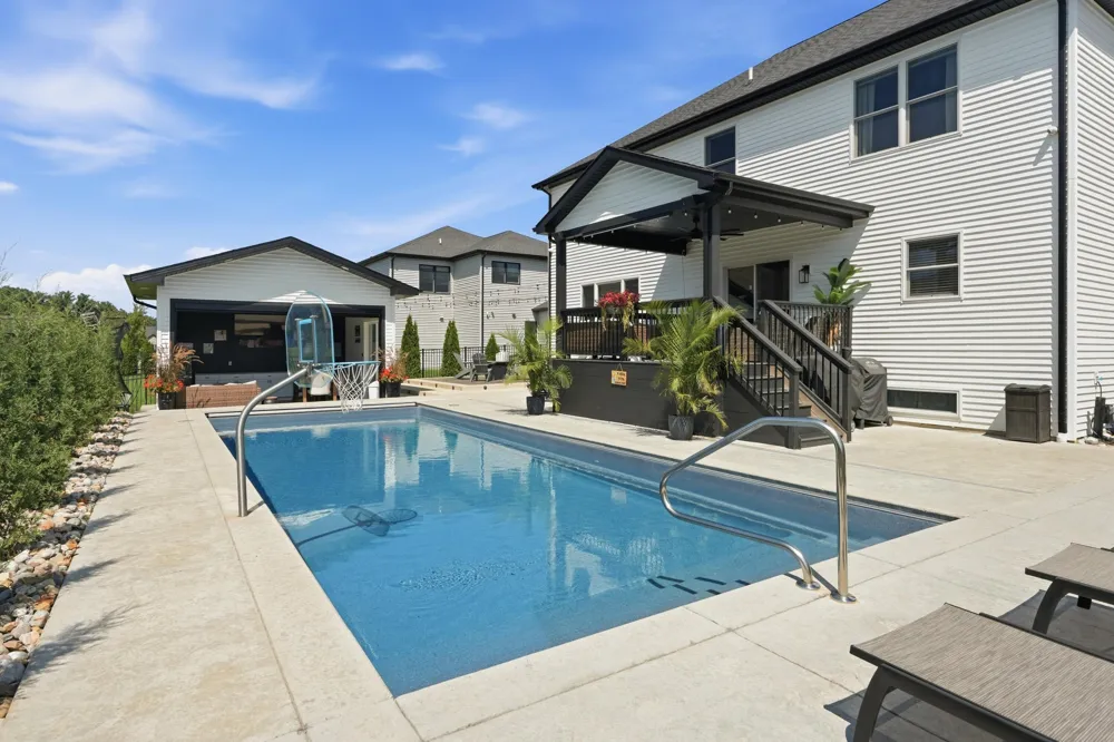 2047 Louis Drive Crown Point, IN 46307