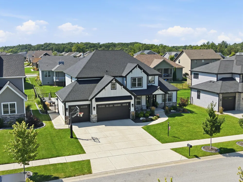 2047 Louis Drive Crown Point, IN 46307
