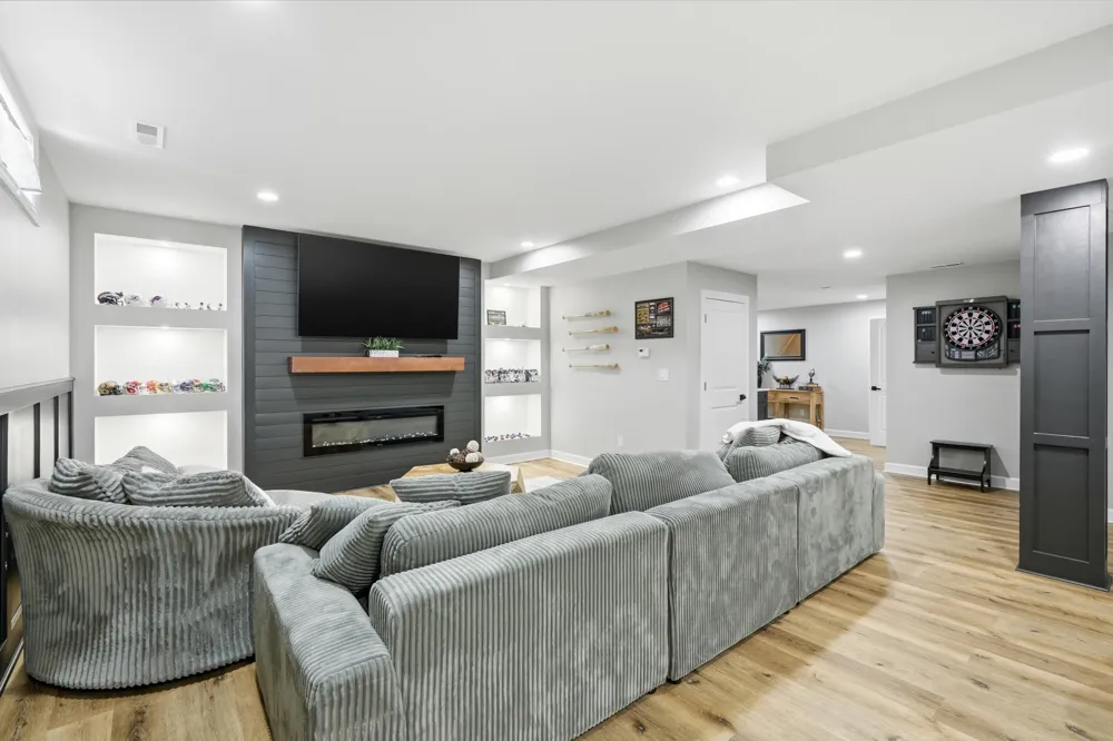 2047 Louis Drive Crown Point, IN 46307