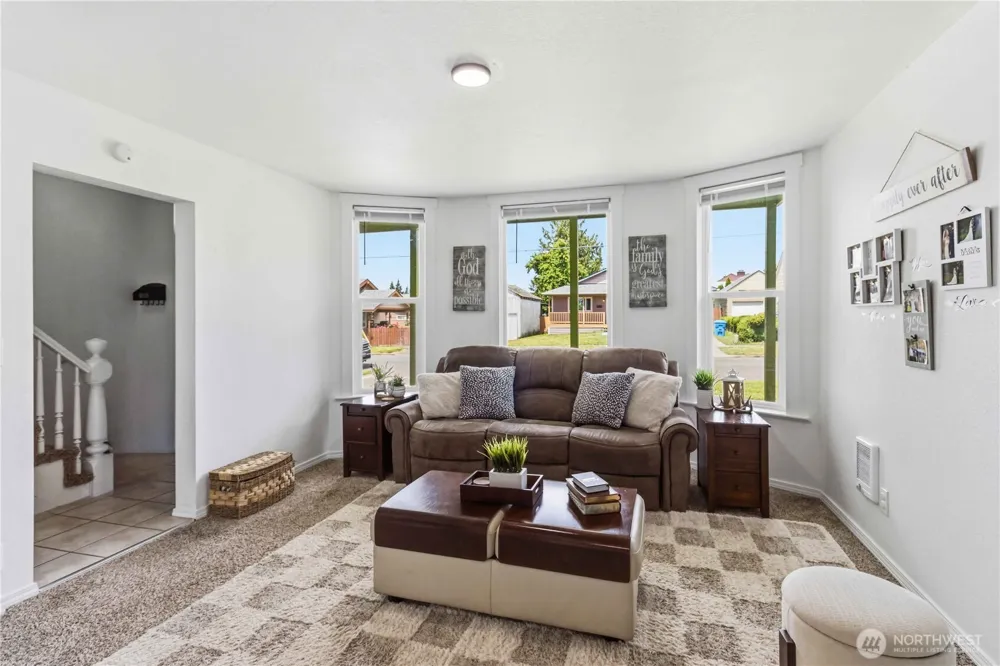704 Columbia Street Kelso, WA 98626