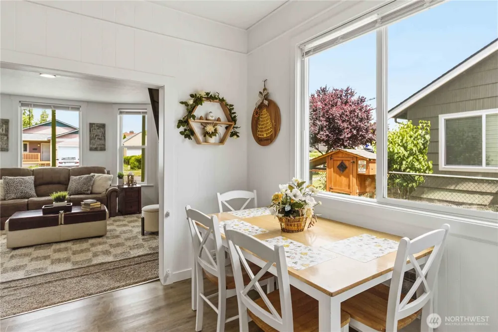 704 Columbia Street Kelso, WA 98626