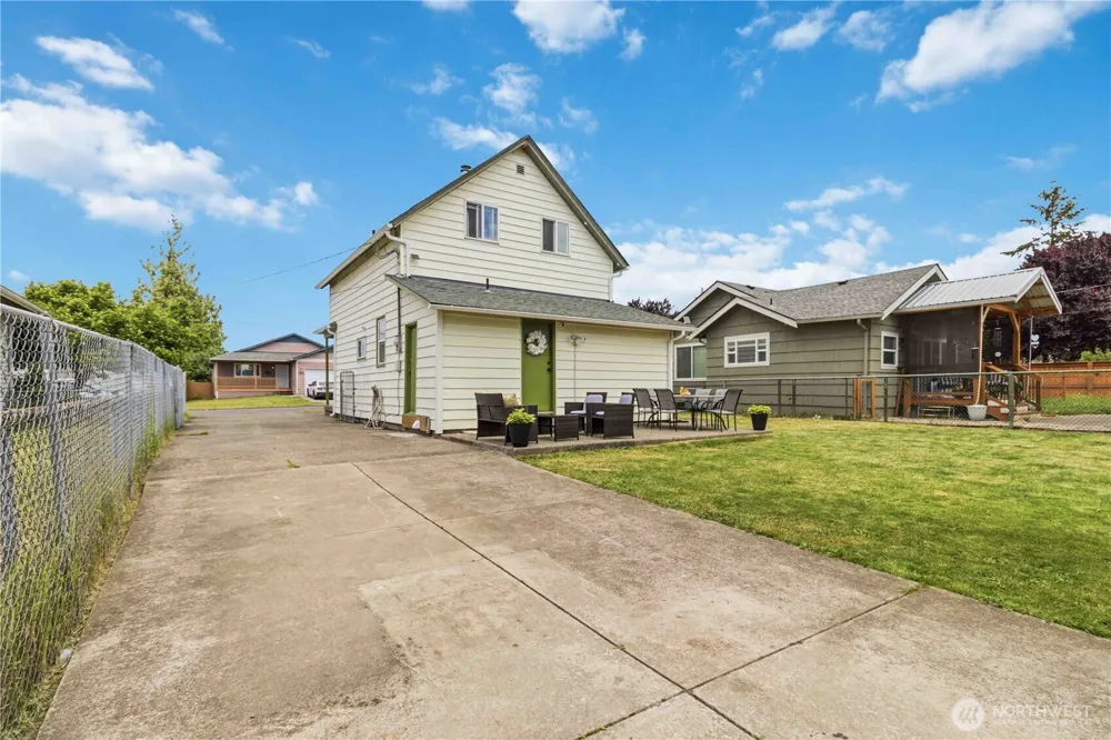 704 Columbia Street Kelso, WA 98626