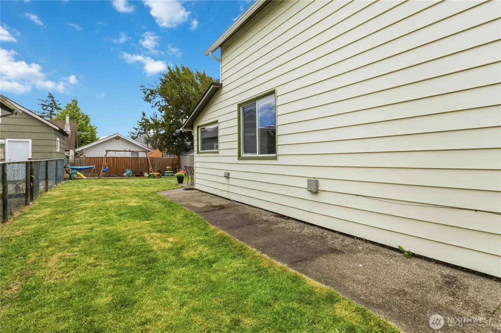 704 Columbia Street Kelso, WA 98626