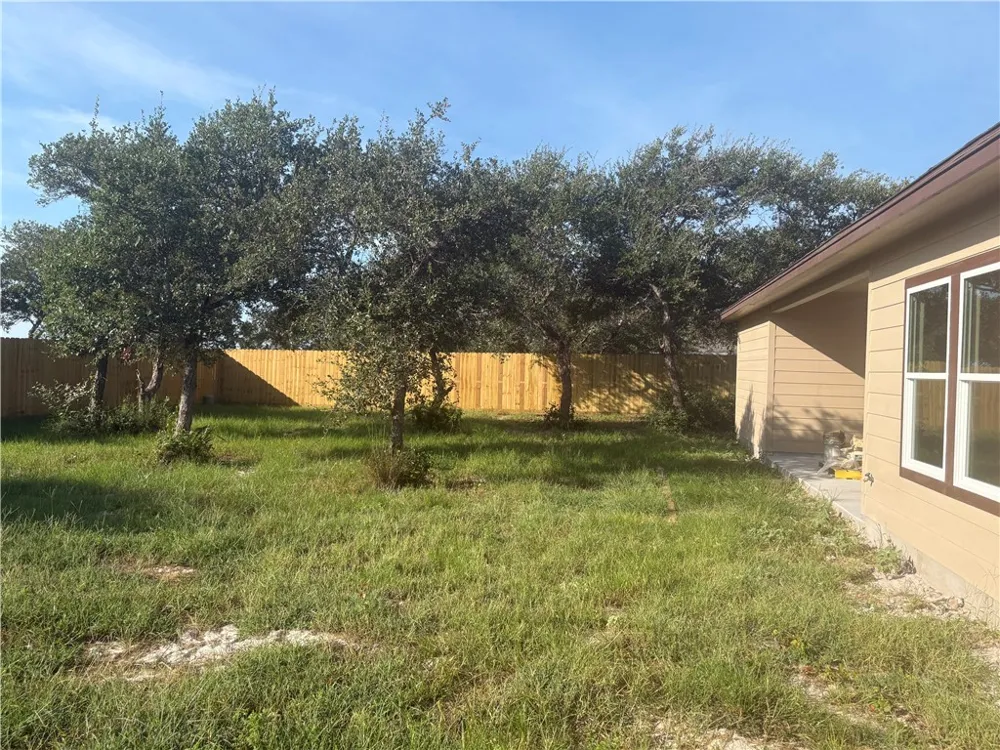 2532 Hewlett Ingleside, TX 78362