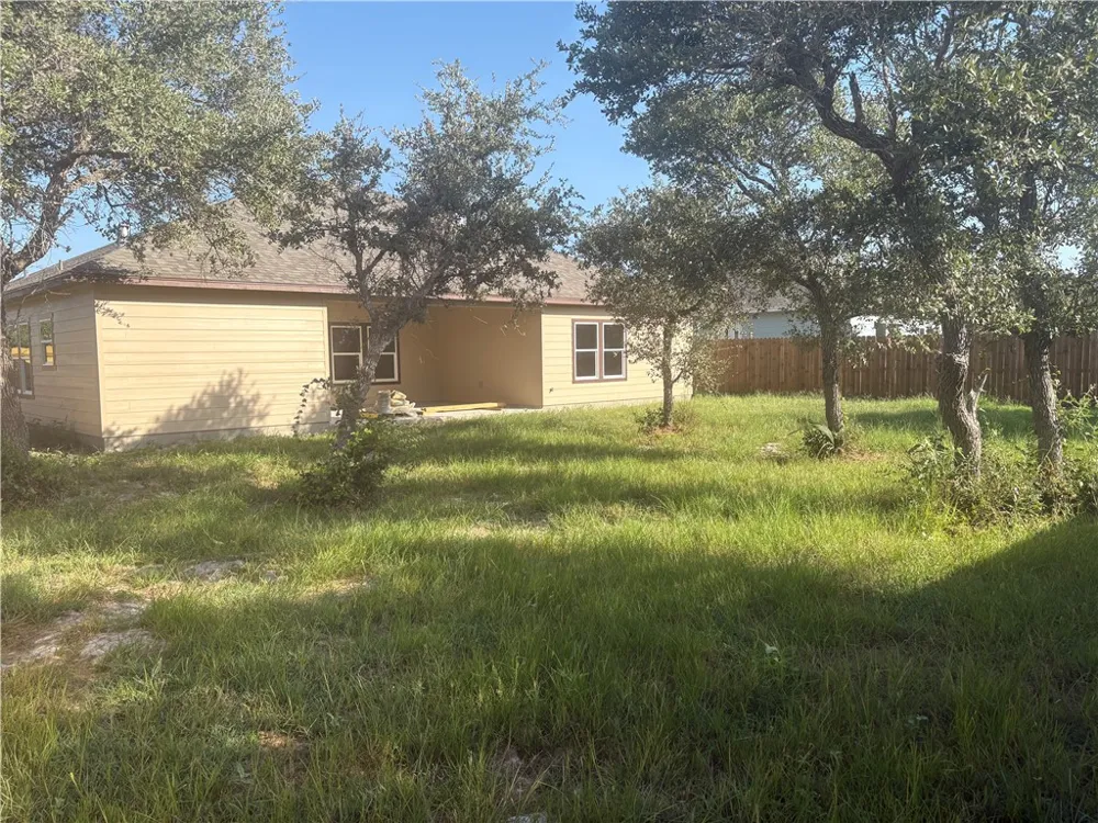 2532 Hewlett Ingleside, TX 78362