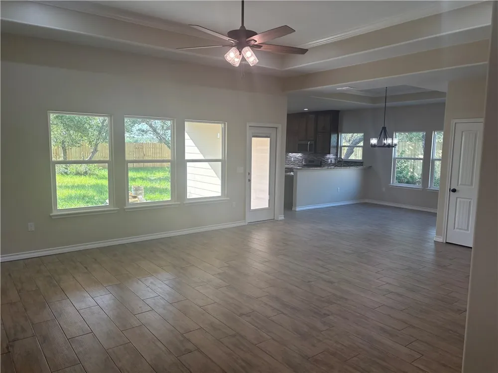 2532 Hewlett Ingleside, TX 78362