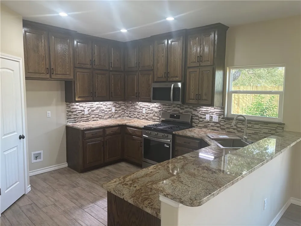 2532 Hewlett Ingleside, TX 78362