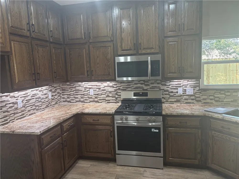 2532 Hewlett Ingleside, TX 78362