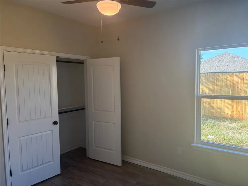 2532 Hewlett Ingleside, TX 78362