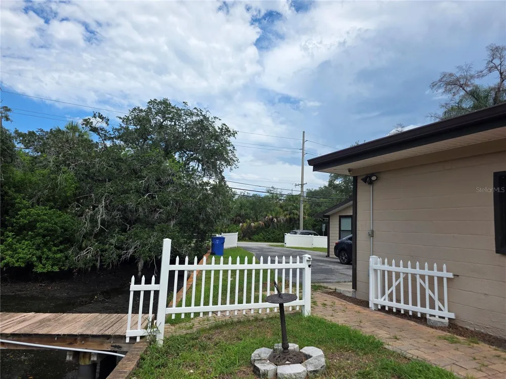 8816 MEMORIAL HIGHWAY Tampa, FL 33615