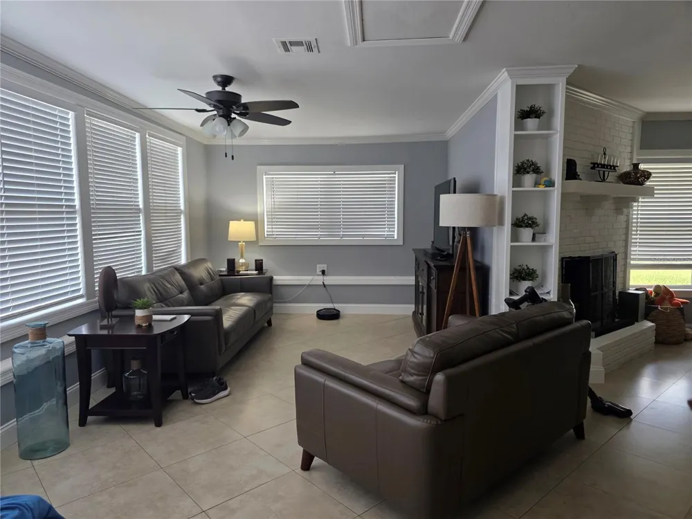8816 MEMORIAL HIGHWAY Tampa, FL 33615