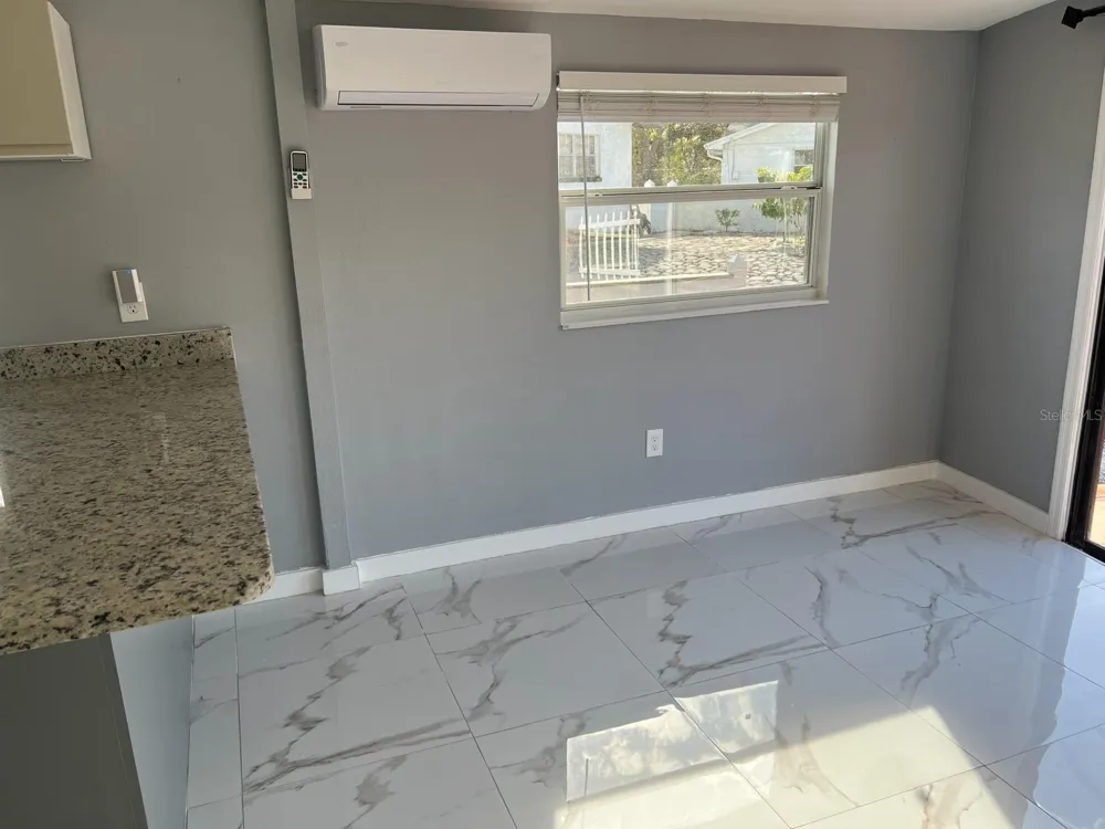 8816 MEMORIAL HIGHWAY Tampa, FL 33615