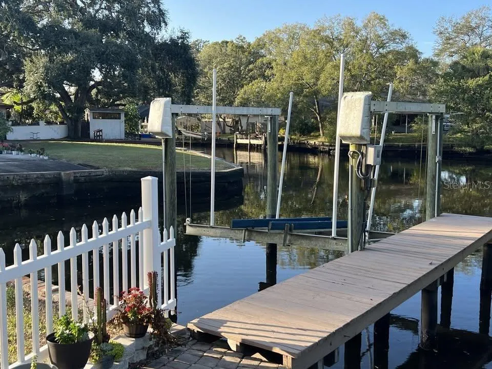 8816 MEMORIAL HIGHWAY Tampa, FL 33615