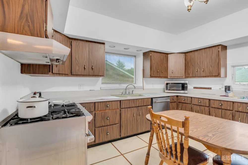 91 Colfax Street South River, NJ 08882