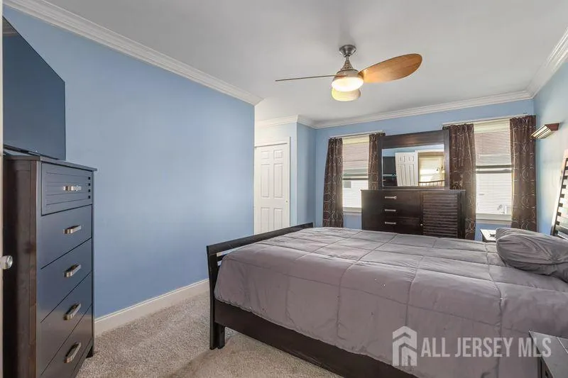 4 Heritage Square Sayreville, NJ 08872