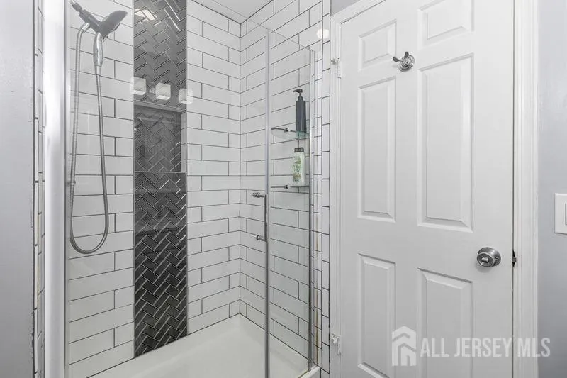 4 Heritage Square Sayreville, NJ 08872