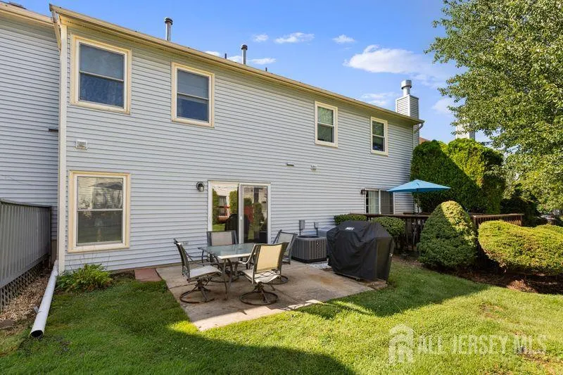 4 Heritage Square Sayreville, NJ 08872