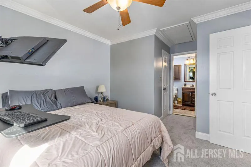 4 Heritage Square Sayreville, NJ 08872