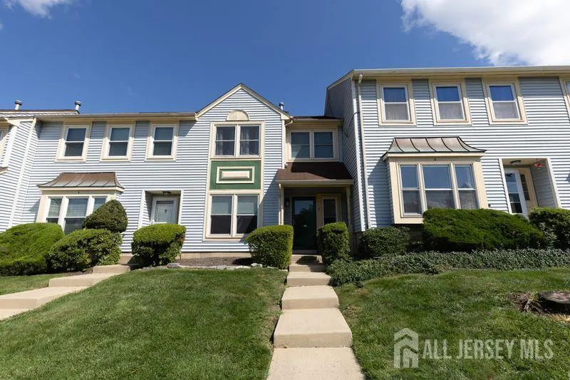 4 Heritage Square Sayreville, NJ 08872