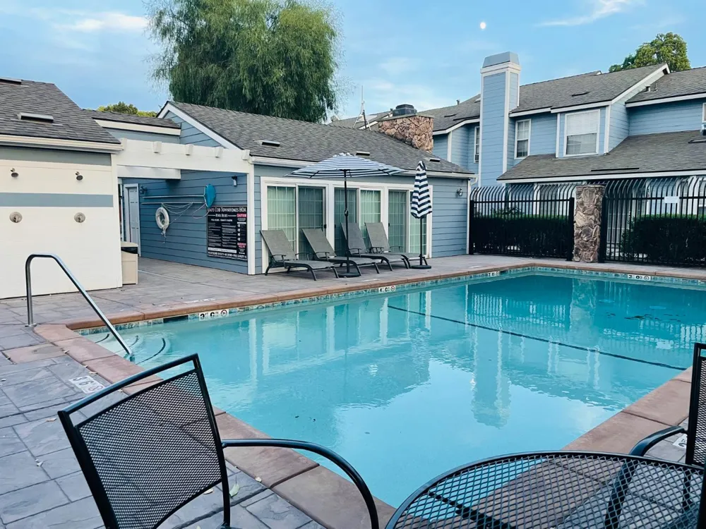 1472 Mayflower Way Clovis, CA 93612