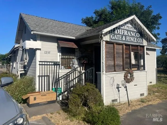 1235 Hwy 116 S Sebastopol, CA 95472