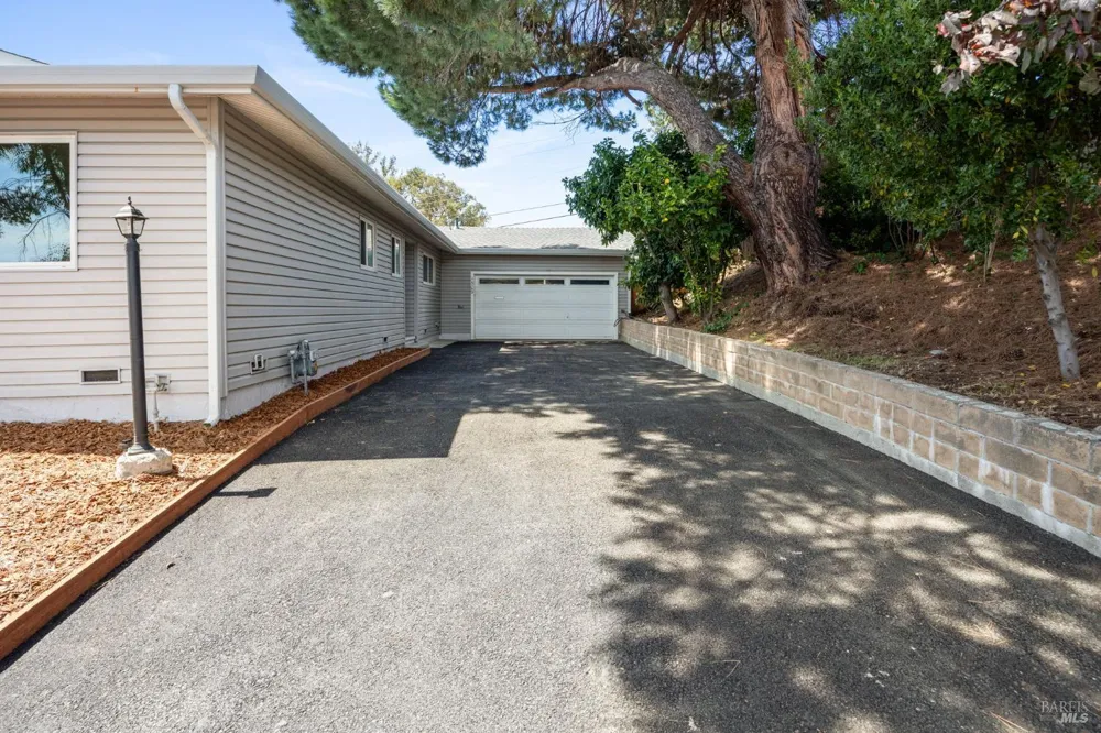 1509 Lassen Court Vallejo, CA 94591
