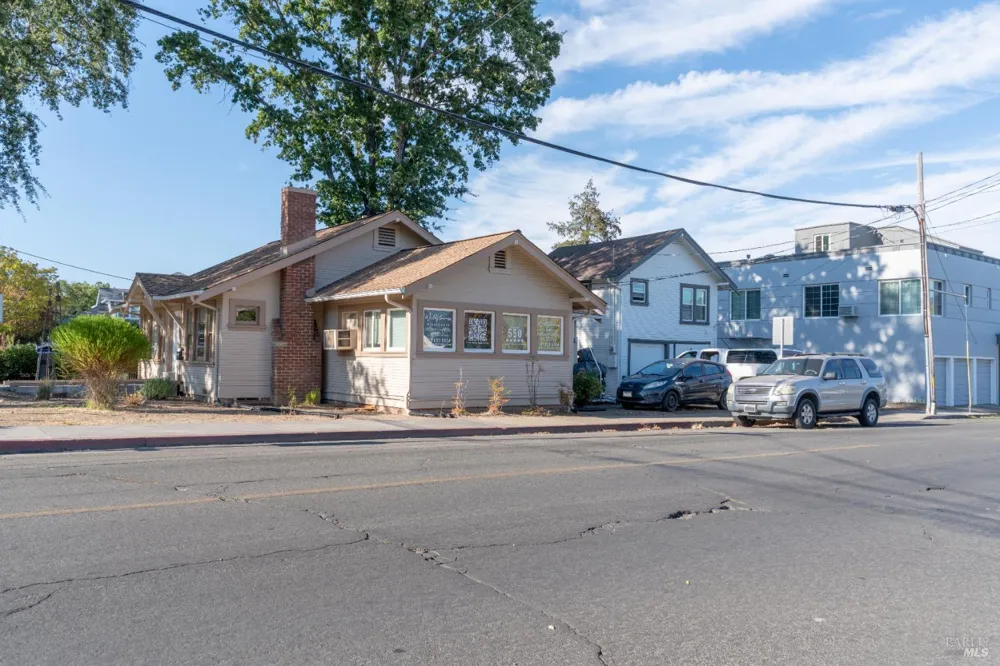 534 S State Street Ukiah, CA 95482