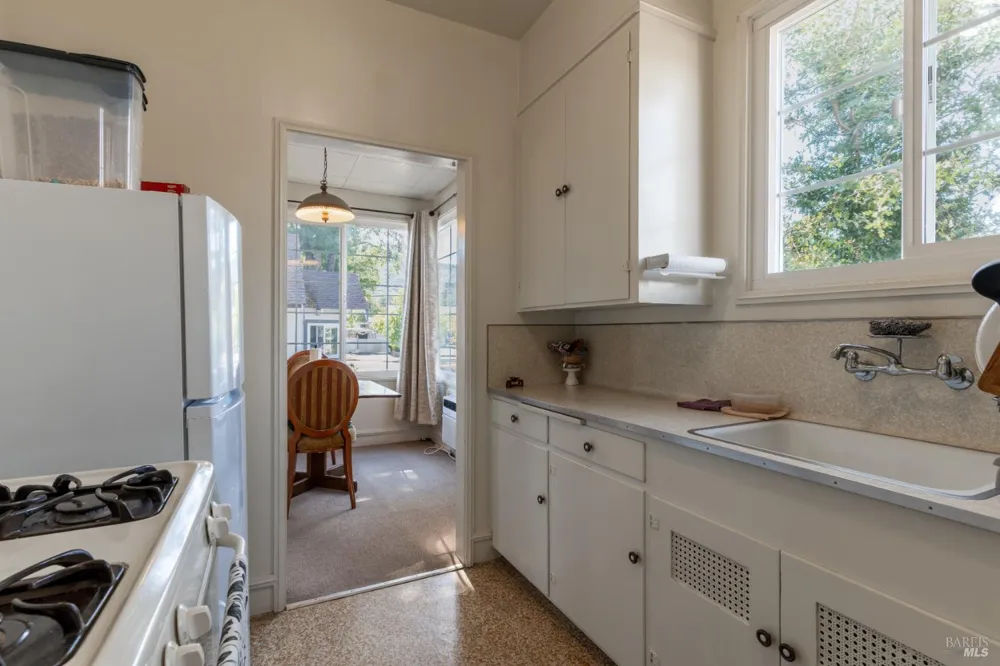 534 S State Street Ukiah, CA 95482