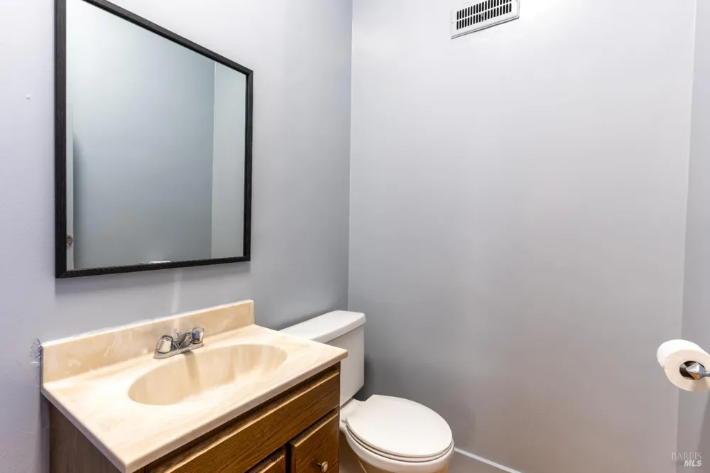 534 S State Street Ukiah, CA 95482