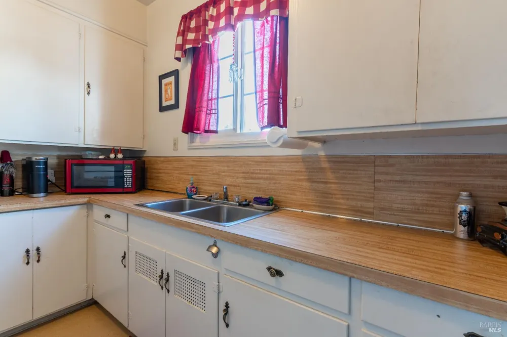 534 S State Street Ukiah, CA 95482