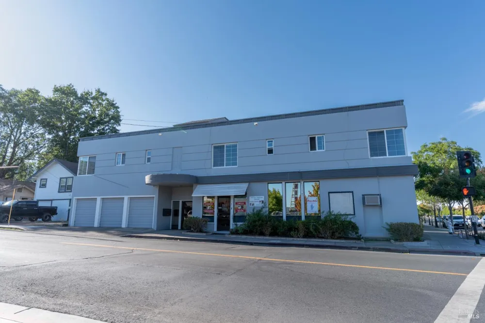 534 S State Street Ukiah, CA 95482