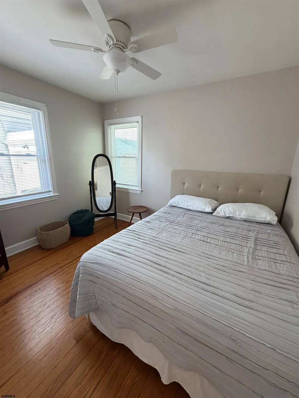 7703 Winchester Margate, NJ 08402