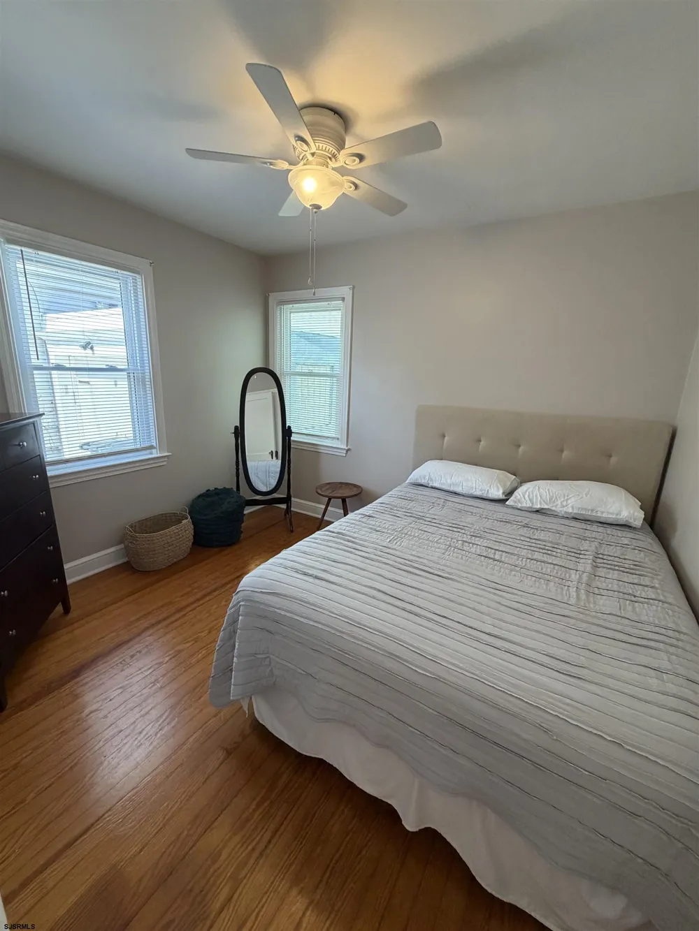 7703 Winchester Margate, NJ 08402