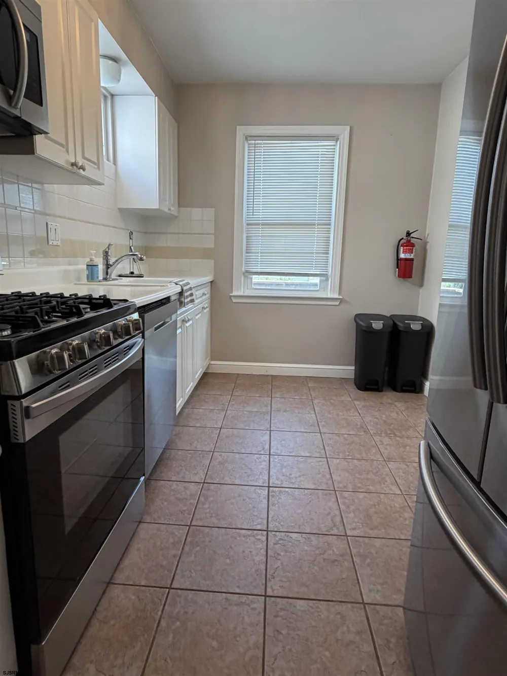 7703 Winchester Margate, NJ 08402