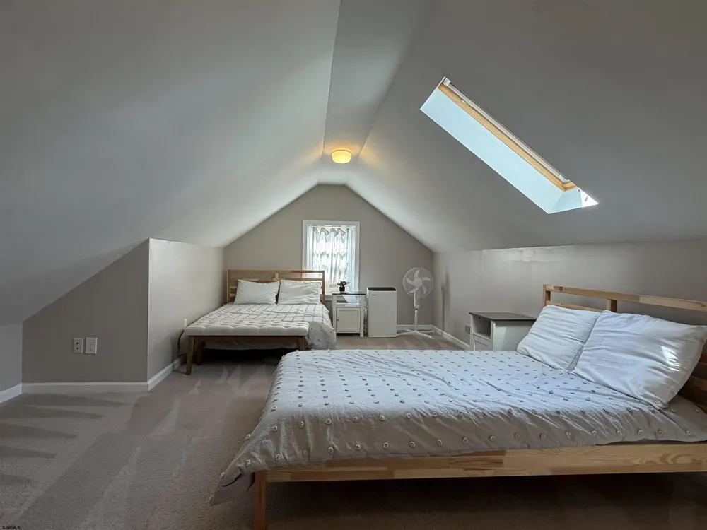 7703 Winchester Margate, NJ 08402