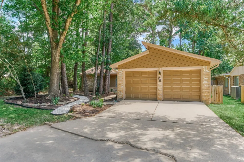 26 W Broken Oak Court The Woodlands, TX 77381