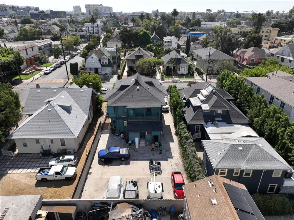 2107 Oak Street Los Angeles, CA 90007