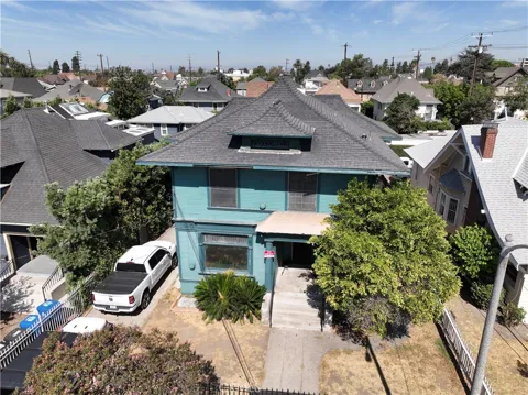 2107 Oak Street