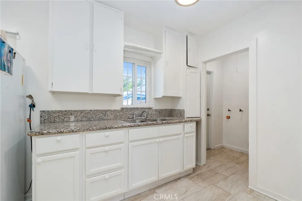 135 E 77th Street Los Angeles, CA 90003