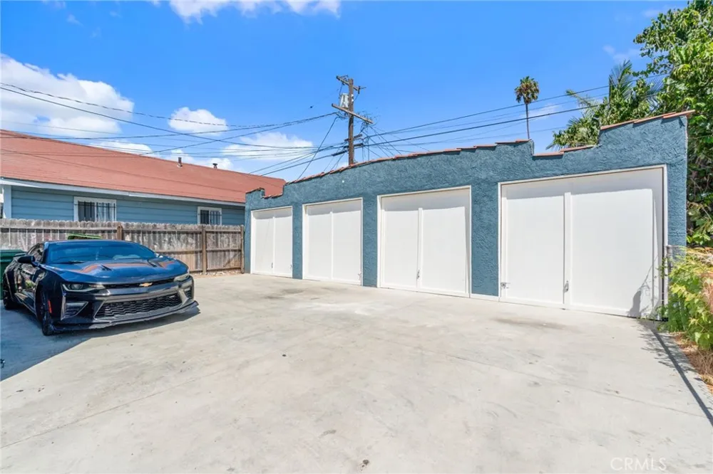 135 E 77th Street Los Angeles, CA 90003