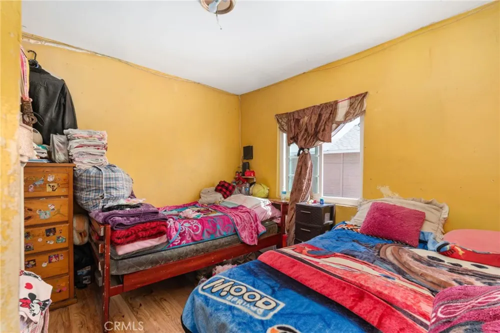 135 E 77th Street Los Angeles, CA 90003