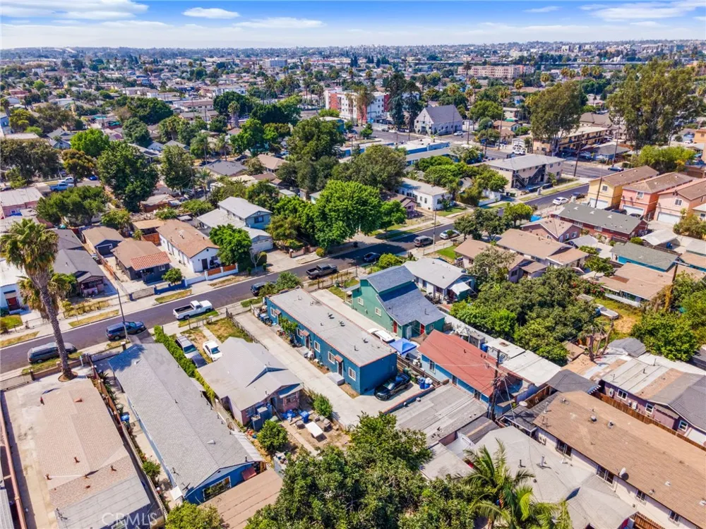 135 E 77th Street Los Angeles, CA 90003